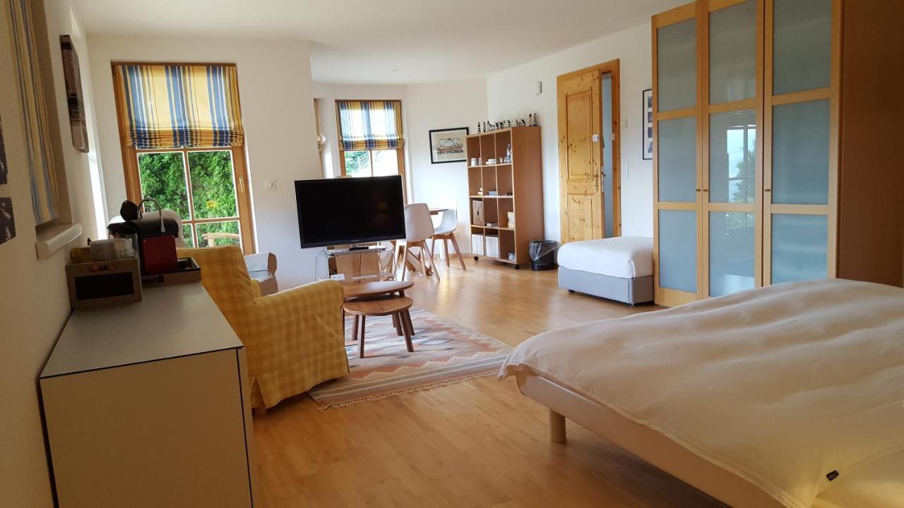 Suite Mit Parkplatz Gebertingen Exteriör bild